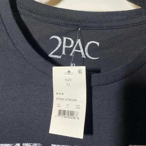 Tupac T-shirt. Brand new with tags. - Picture 4 of 4